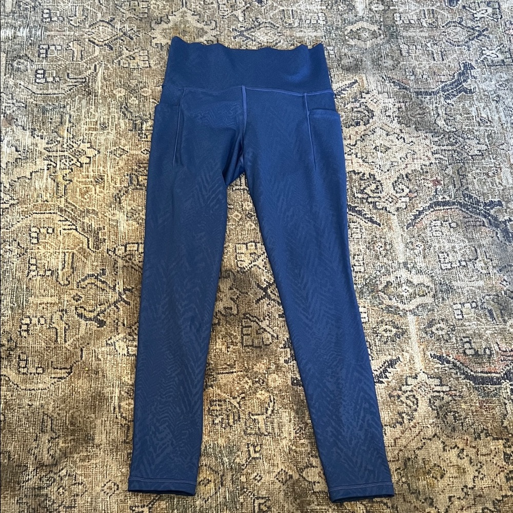 Athleta Salutation Stash Pocket II 7/8 Tight Leggings Size XS Midnight Blue